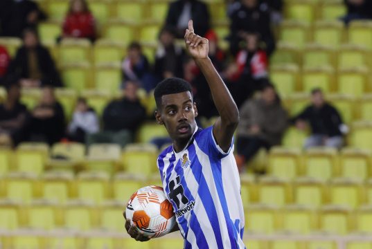 Jose Enrique urges Klopp to sign Alexander Isak in January