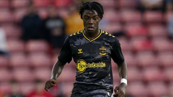 Liverpool return to their previous target Romeo Lavia but faces a task from Chelsea